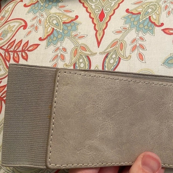 Light grey leather/mesh small/medium womens belt - Picture 3 of 5